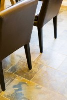 How to clean porcelain tiles