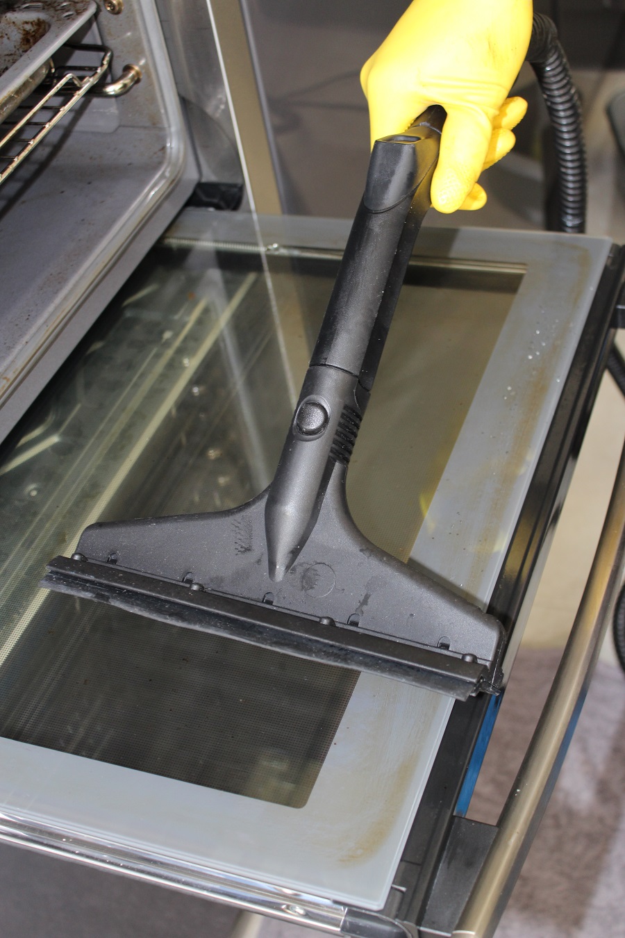 The processes that are applied during an Oven Cleaning service