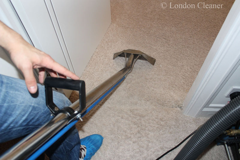 Carpet-Cleaning-Service-London